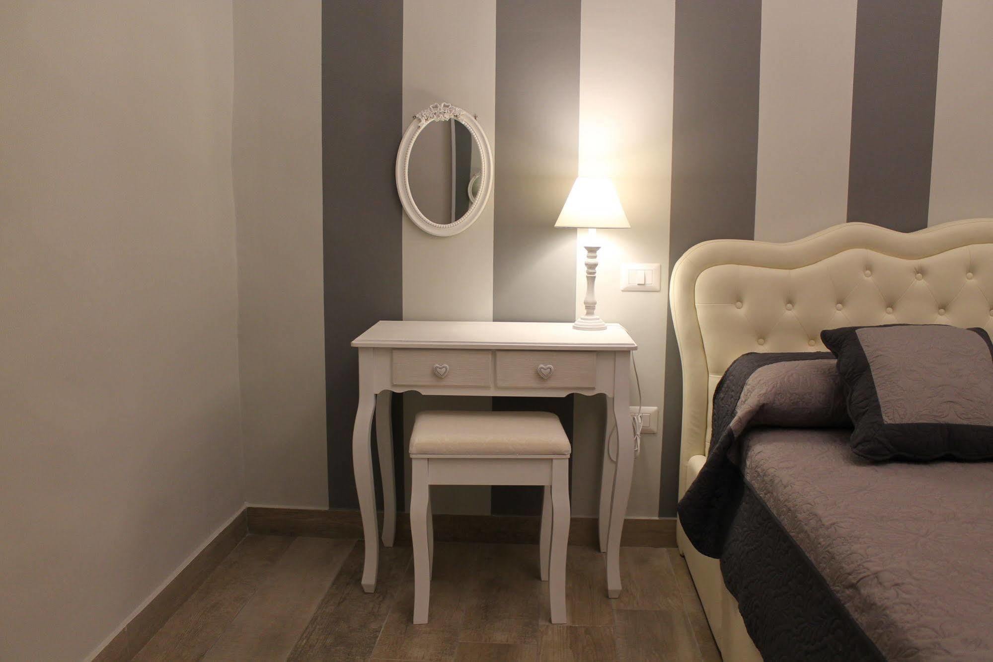 เล วิลลาเนลเล บีแอนด์บี Bed & Breakfast เนเปิลส์ ภายนอก รูปภาพ