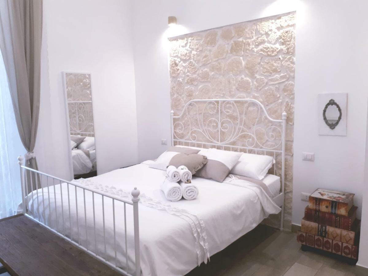 เล วิลลาเนลเล บีแอนด์บี Bed & Breakfast เนเปิลส์ ภายนอก รูปภาพ